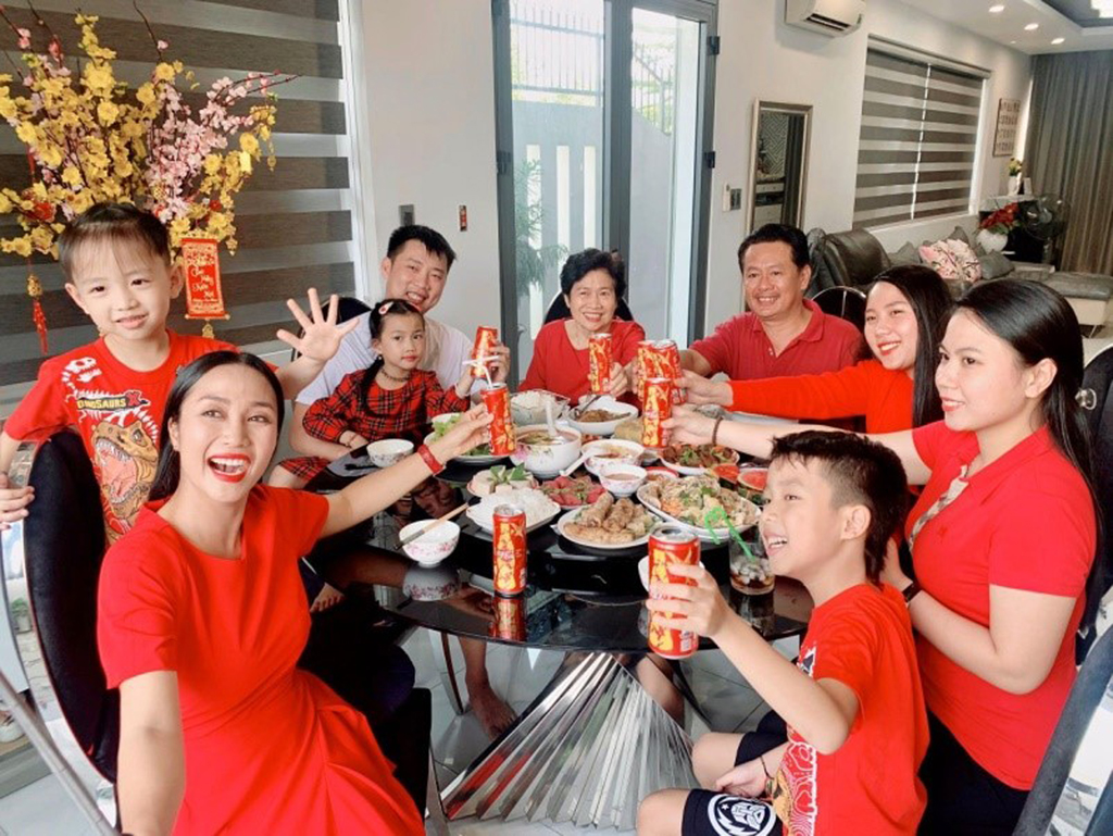 npp-thuan-phong-tang-doanh-thu-cuoi-nam-voi-nuoc-ngot-coca-cola-tu-npp-thuan-phong-2