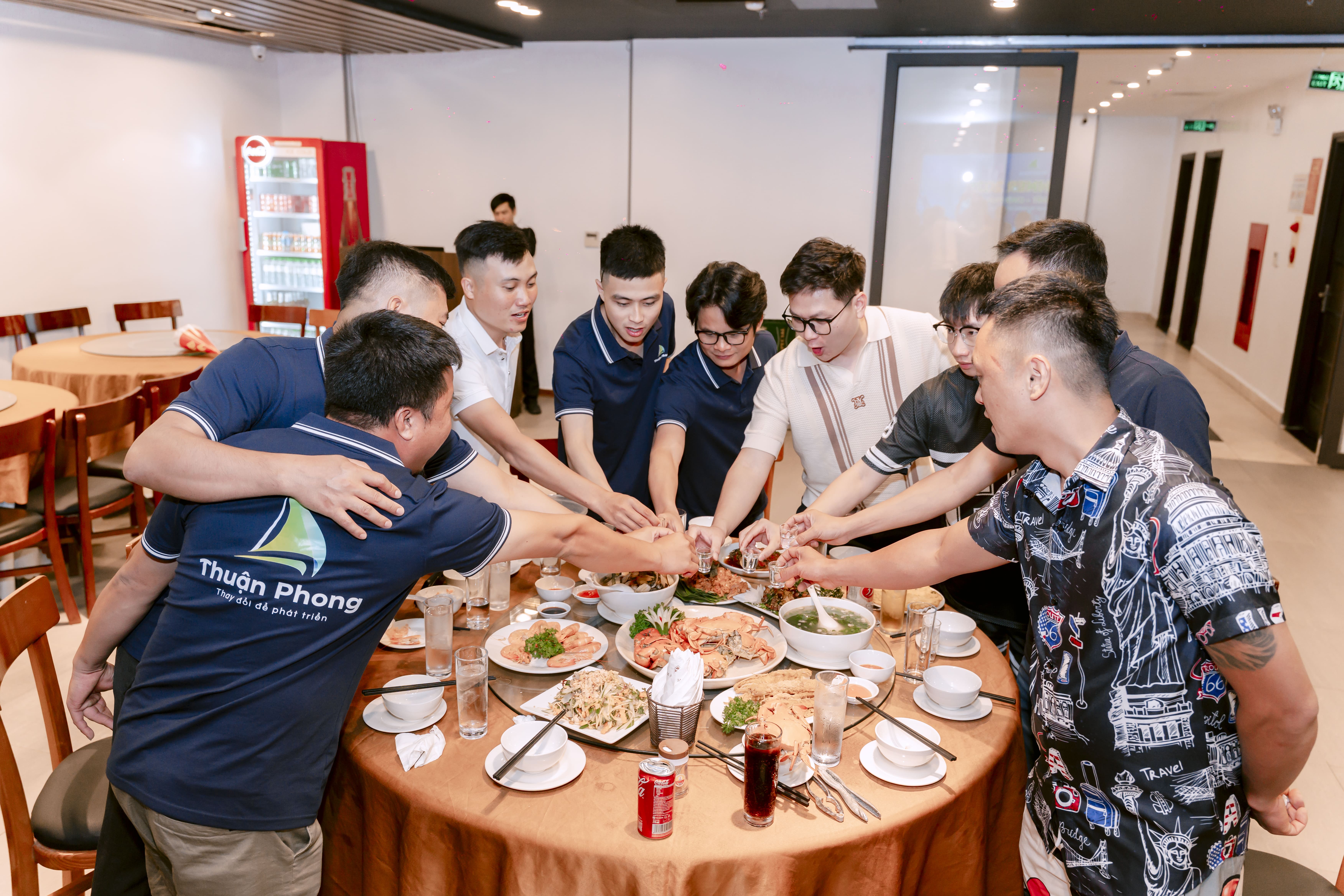npp thuan phong npp thuan phong bung no chuyen du lich he 2025 7 1