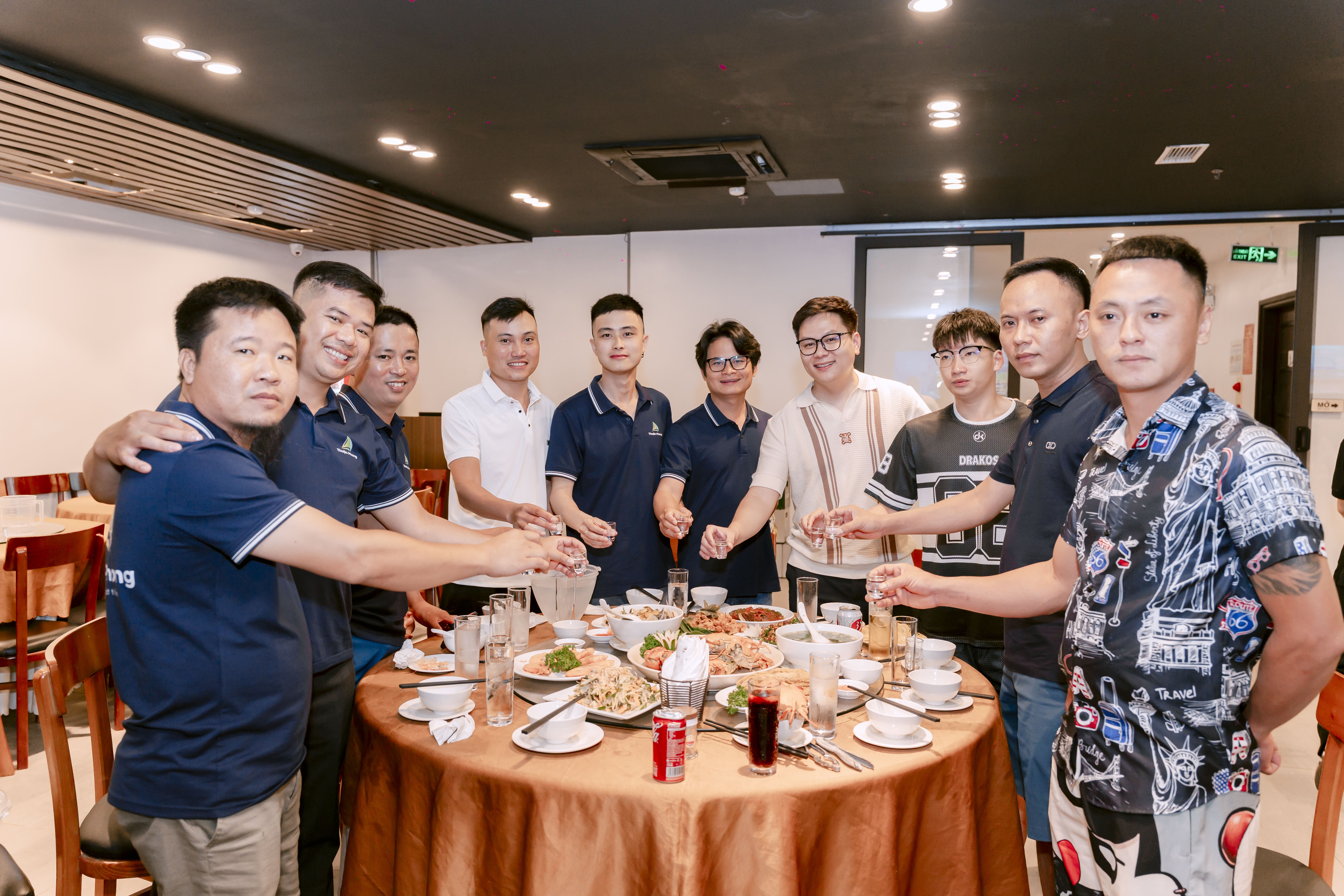 npp thuan phong npp thuan phong bung no chuyen du lich he 2025 8 1