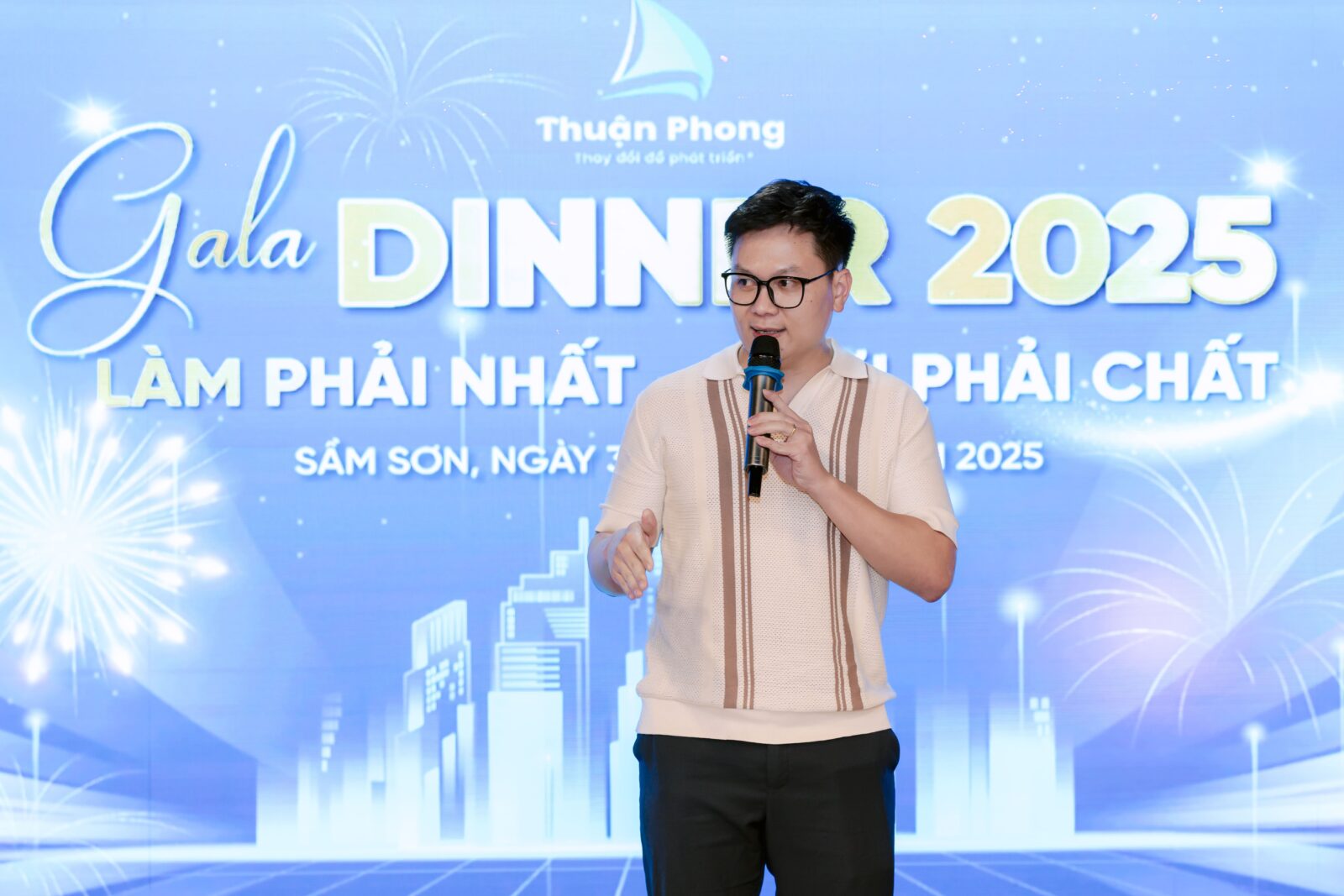 npp thuan phong npp thuan phong bung no chuyen du lich he 2025 9